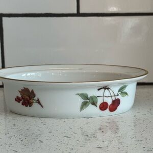 Royal Worcester Evesham Vale Pattern Oval Dish – Fruit & Floral Design – EUC 🍑🌿